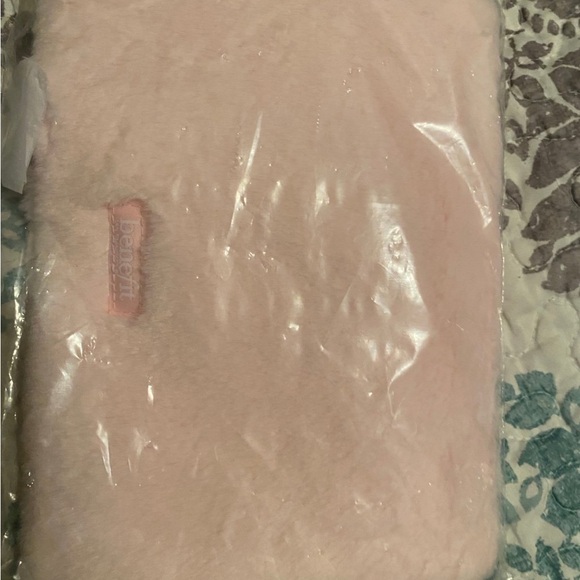 Benefit Makeup Bag - Picture 3 of 4